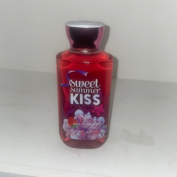 Bath & Body Works Sweet Summer Kiss - Picture 1 of 2